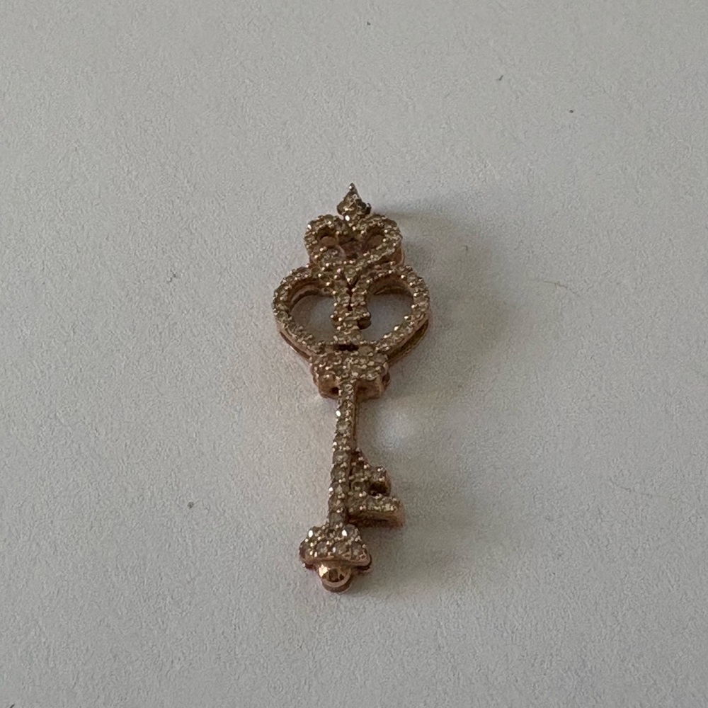 Zales Gold Key Pendant Necklace